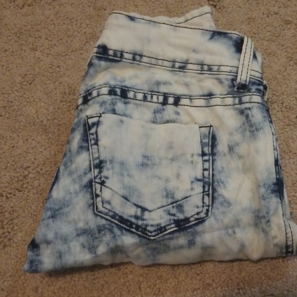 Size 3 Acid Wash Skinny Jeans - Picture 3 of 3
